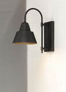 Lighting Fixtures With Polycarbonate Enclosure
